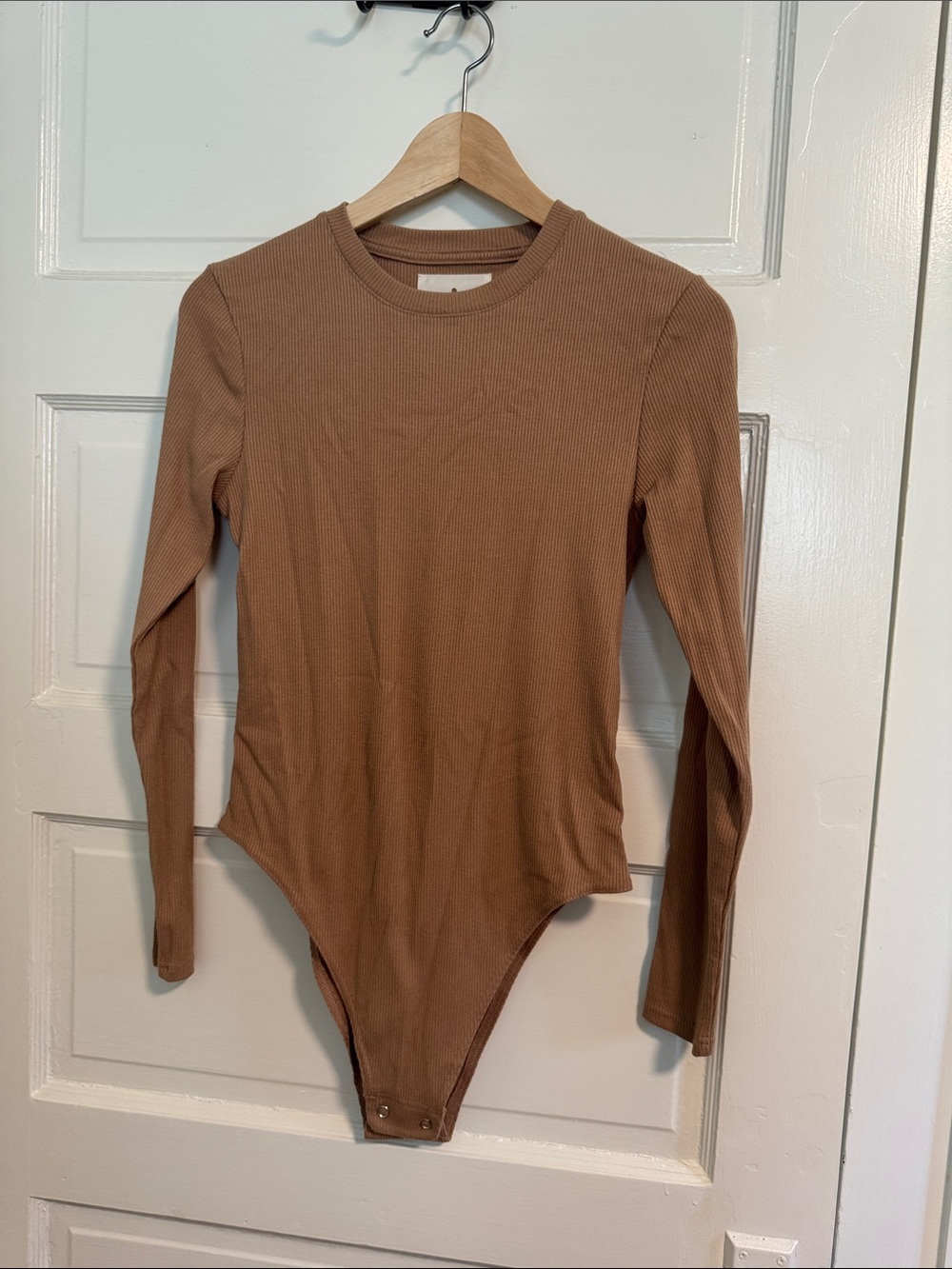 Long-Sleeve Ribbed Bodysuit in Camel
